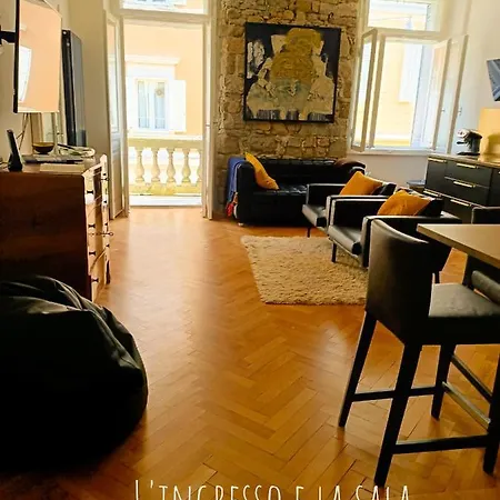 Kunst Funf Apartment *
