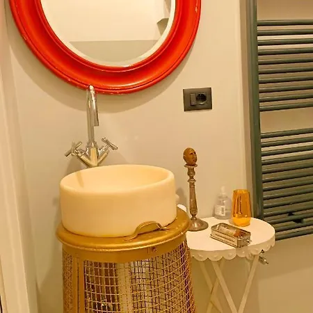 Kunst Funf Apartment *